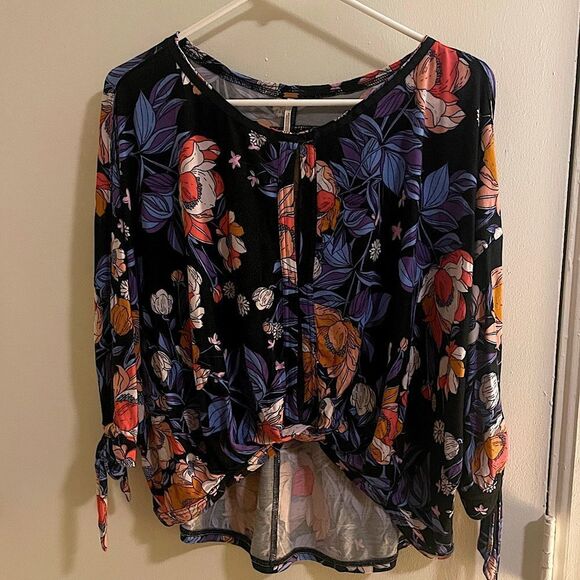 Free People Top - Picture 1 of 4